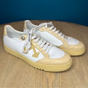 Off-White Women’s Arrow 2.0 White Cream Sneakers Casual Shoes Size 41 / US 11